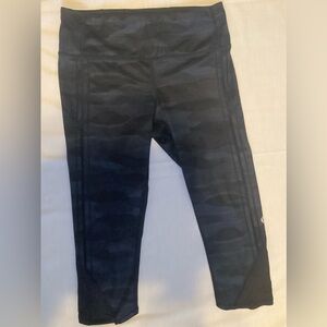 Lululemon Women’s Leggings Size Small Color Black ,blue